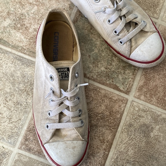 White converse - Picture 2 of 4